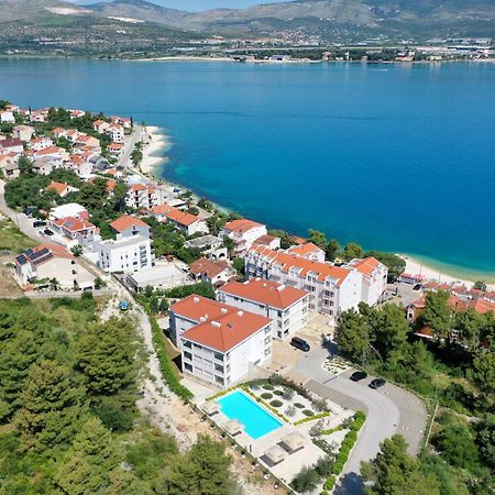 Malo More Resort Arbanija Exteriör bild