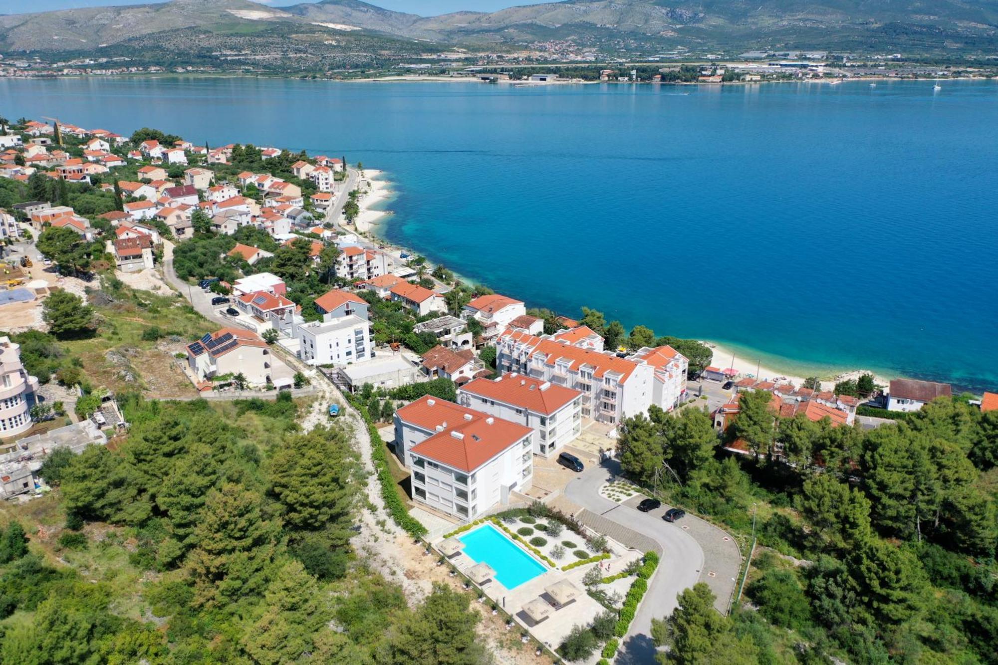 Malo More Resort Arbanija Exteriör bild